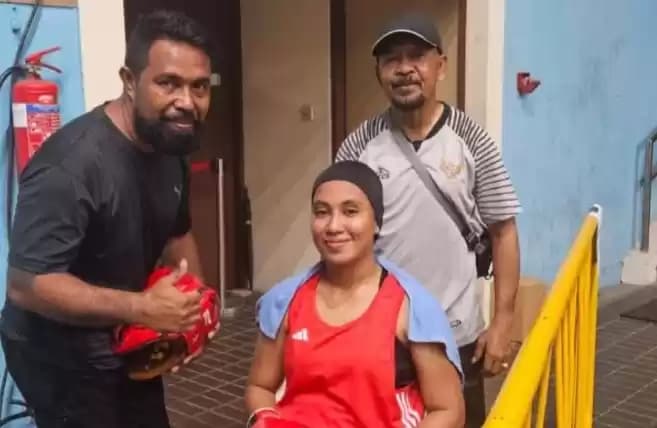Foto Petinju wanita Maluku Merlin Heatubun