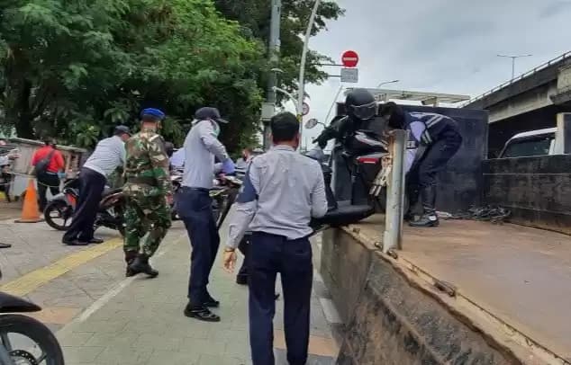 Foto Petugas Dishub Jakpus