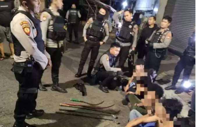 Foto Polres Metro Jakarta Pusat mengamankan enam remaja Tawuran