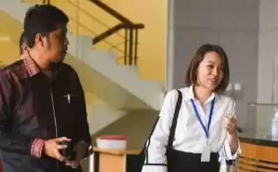 Foto Rina Lauwy penuhi panggilan KPK