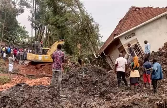 Foto Setidaknya 17 jenazah ditemukan dari tumpukan sampah di Kampala, ibu kota Uganda