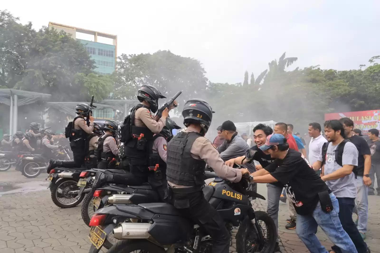 Foto Simulasi Pengamanan Pilkada Kota Bekasi November 2024