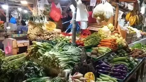 Foto Suasana di pasar tradisional di Jakarta