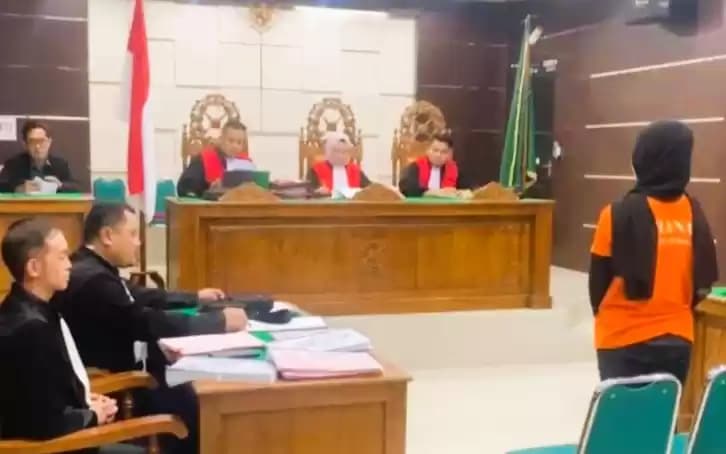 Foto Suasana Sidang Kasus Istri Potong Kemaluan Suami