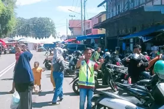 Foto Tukang Parkir Festival Tabut Bengkulu