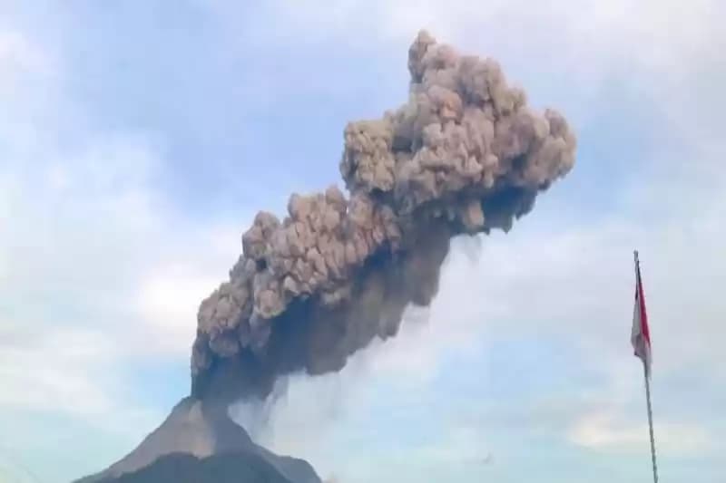 Foto Visual erupsi Gunung Lewotobi Laki-laki