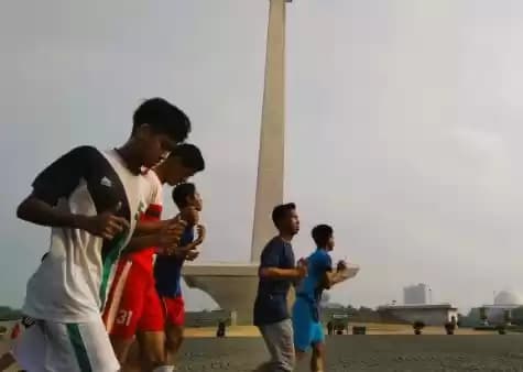 Foto Warga Berolahraga