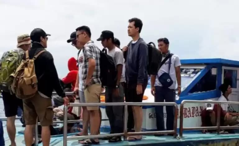 Foto Wisatawan yang akan berlibur di Kepulauan Seribu