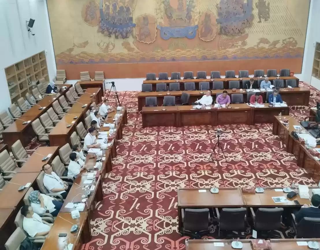 Garuda Diduga Langgar 4 Perjanjian Kerja, Karyawan Lapor DPR