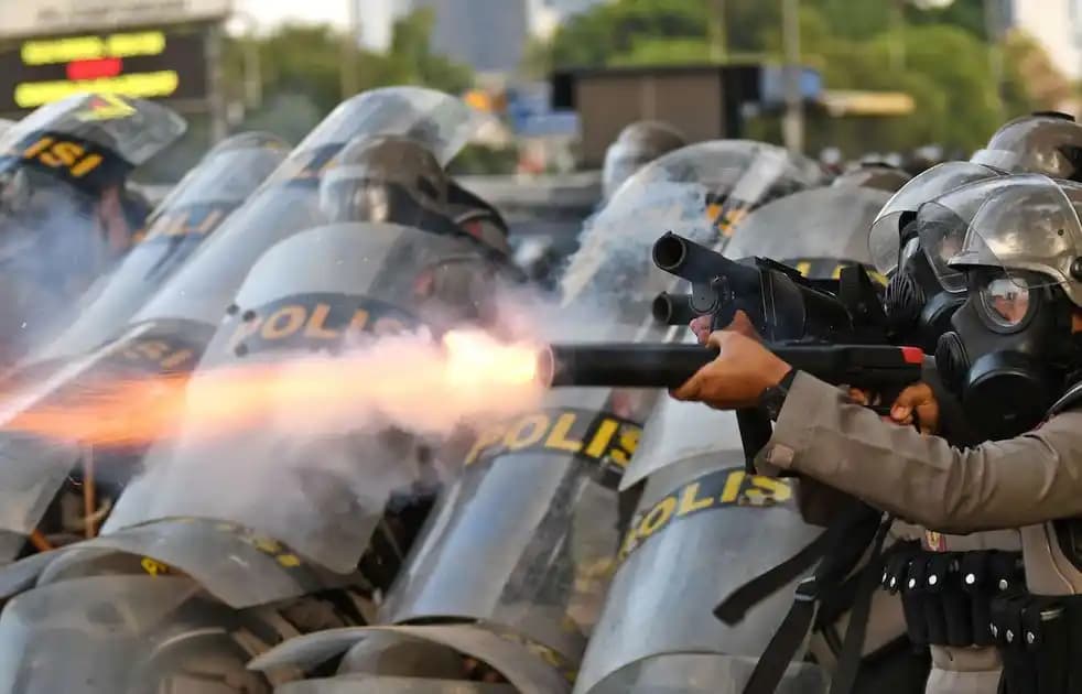 Gas Air Mata Polri