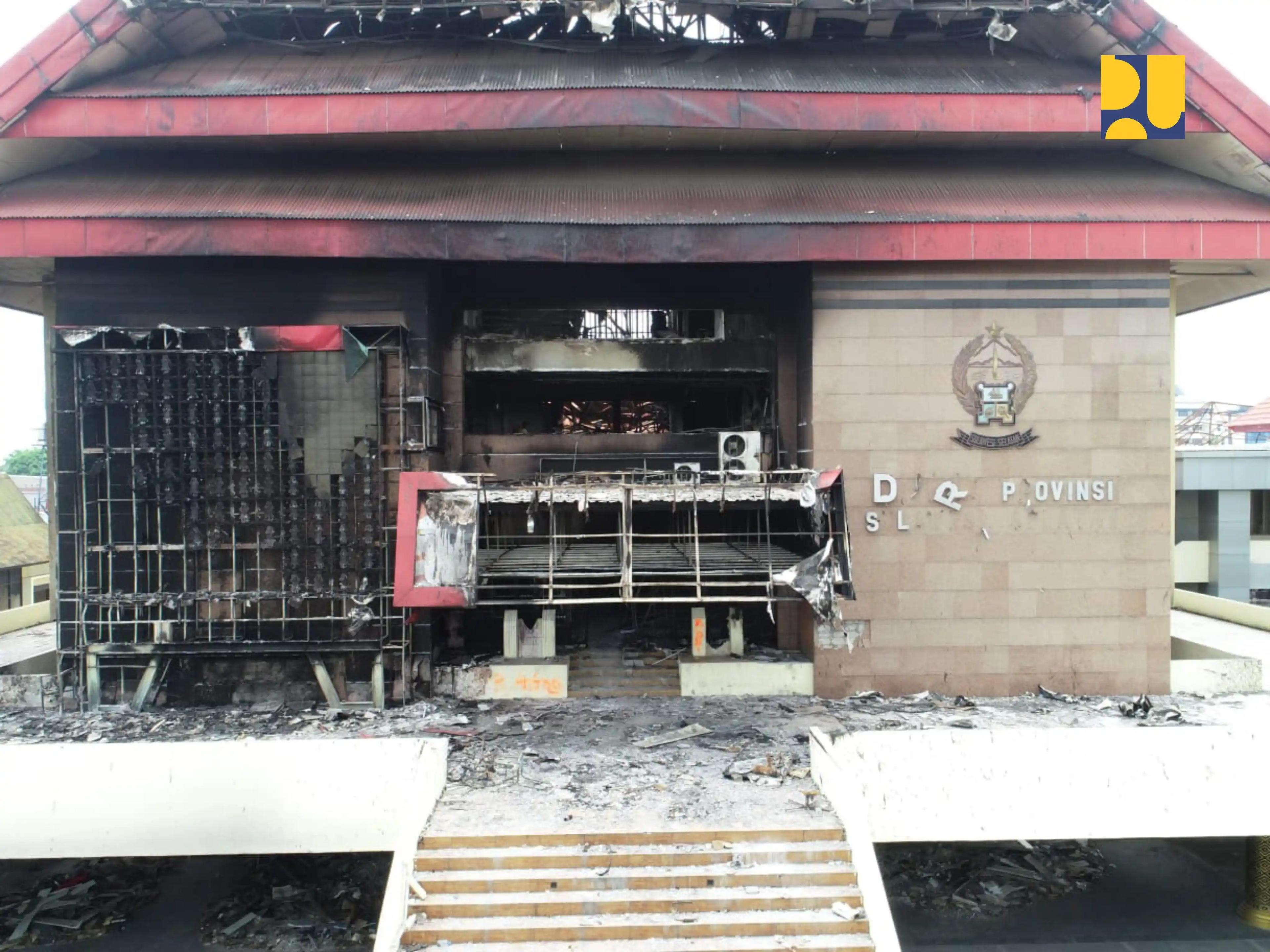 Gedung DPRD Prov Sulse;