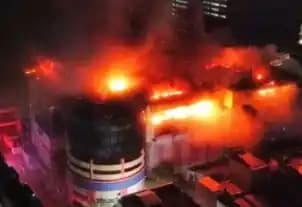 Gedung Glodok Plaza Hangus Terbakar