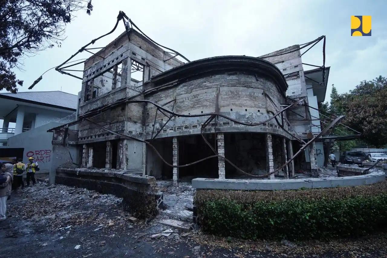 gedung rusak