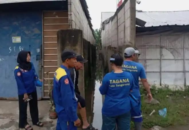 Gerak Cepat Atasi Banjir, Pemkot Tangerang Kerahkan Pompa Air Sampai Salurkan Bantuan Logistik
