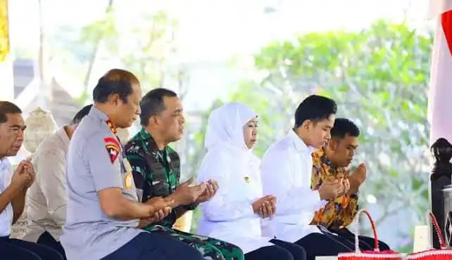 Gibran Rakabuming Raka bersama Khofifah Indar Parawansa ziarah ke Makam Bung Karno