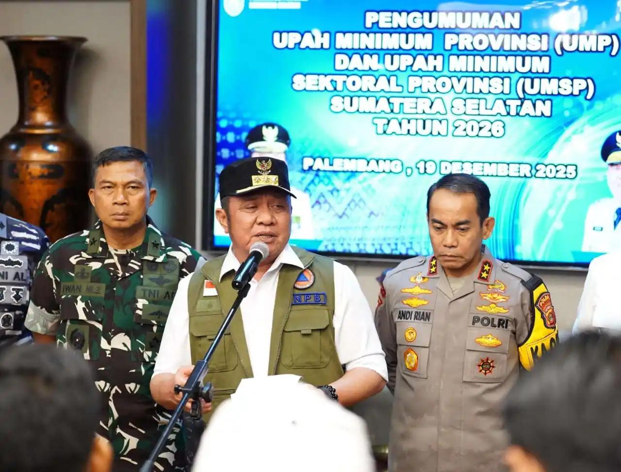 Gubernur Sumatra Selatan Herman Deru