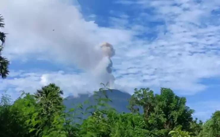 Gunung Ile Lewotolok