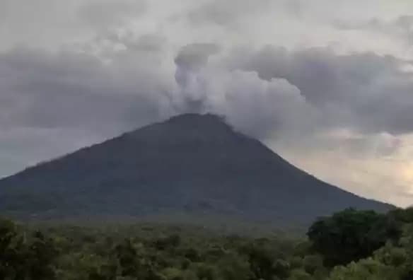 Gunung Ile Lewotolok