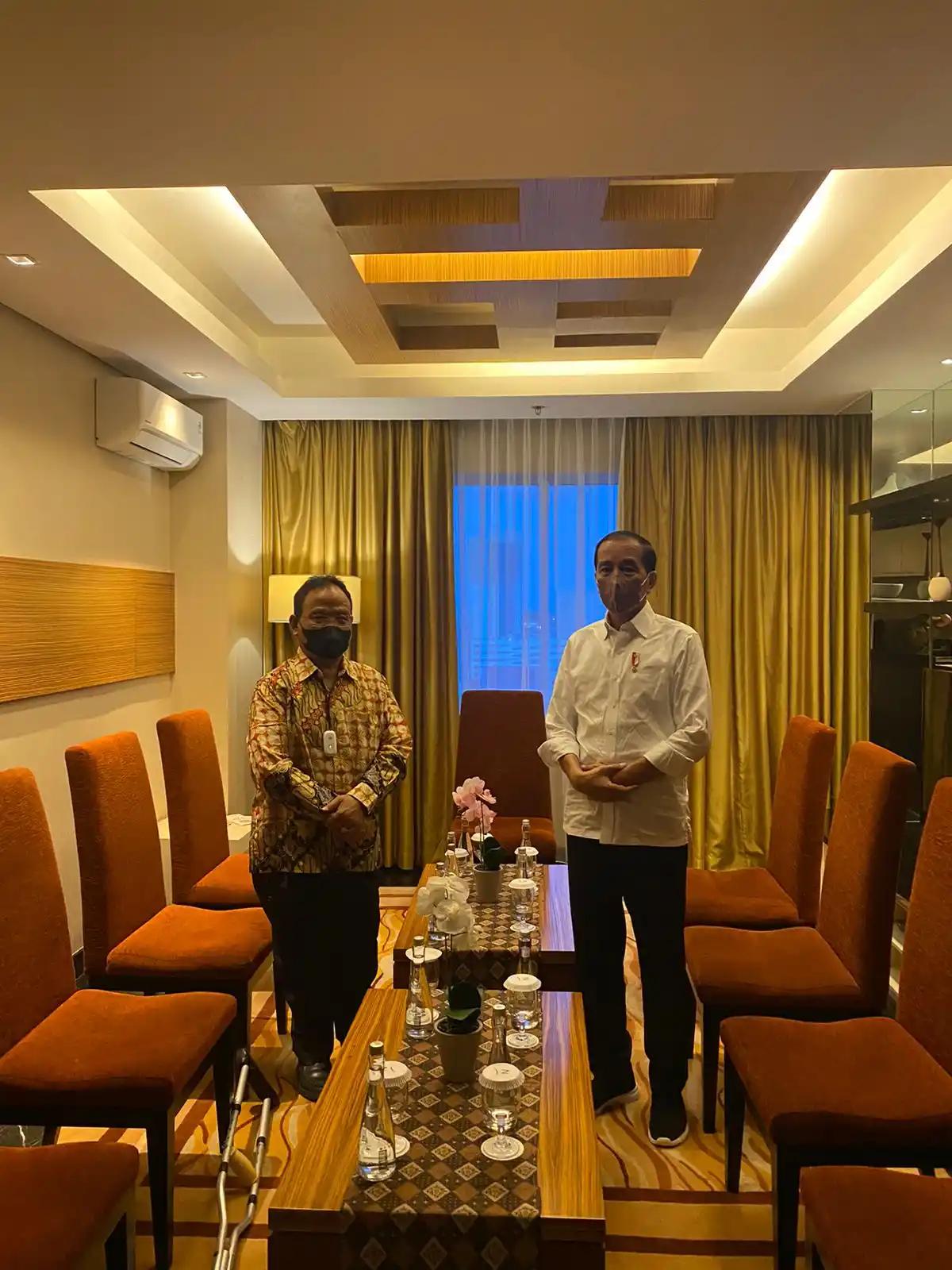 H Sukiyat (kiri) dan Joko Widodo (kanan)