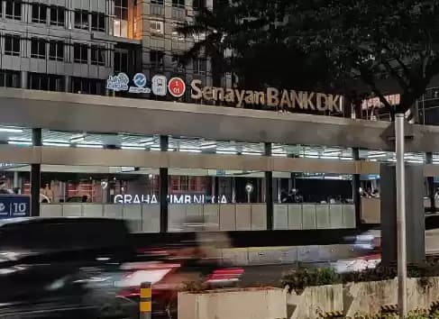 halte senayan bank dki