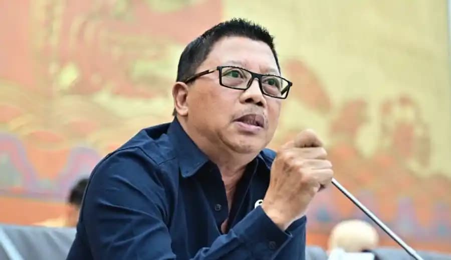 I Nengah Senantara