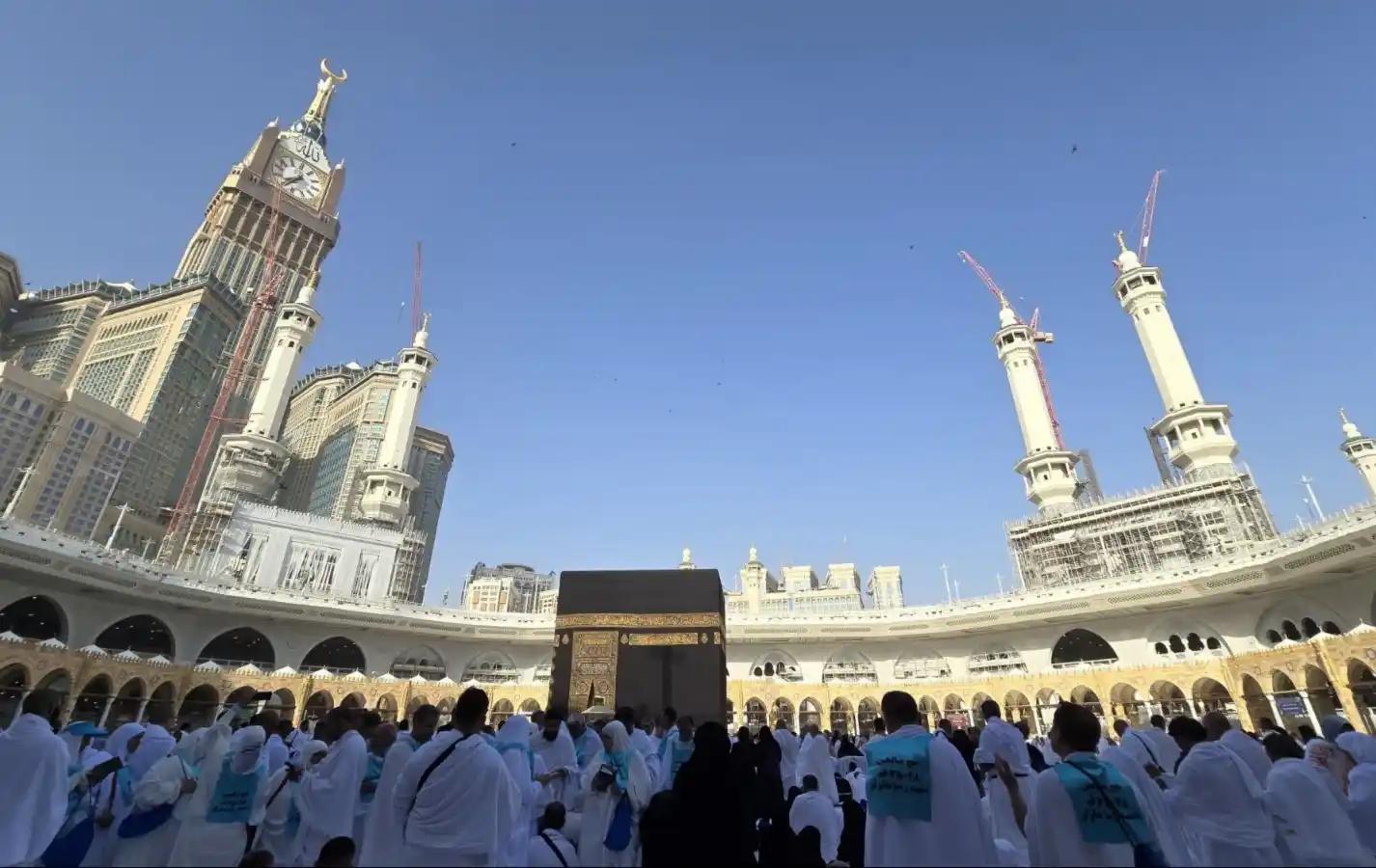 Arab Saudi Perketat Akses ke Makkah Mulai 13 April 2026