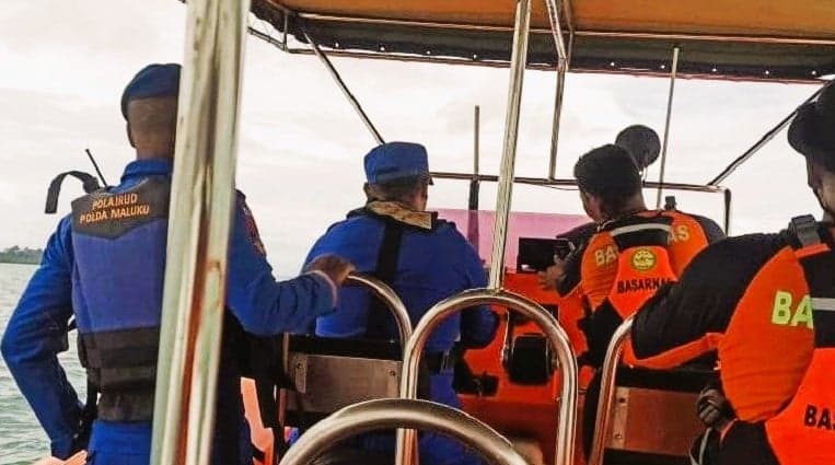 Tim SAR Cari Nelayan SBB Hilang di Laut