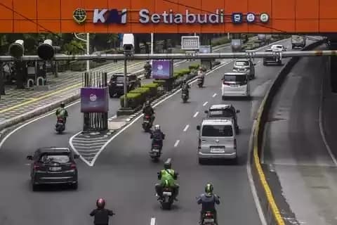 Ilustrasi kamera pengawas tilang elektronik