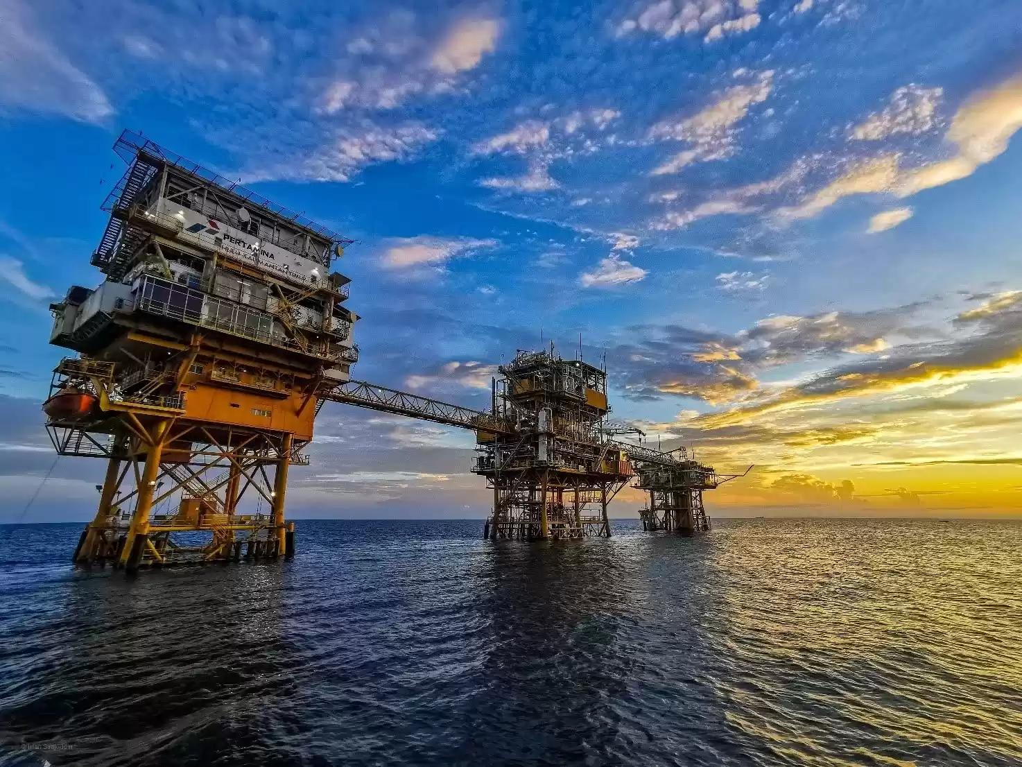 ILUSTRASI Pengeboran lepas pantai (Foto: Dok Pertamina)