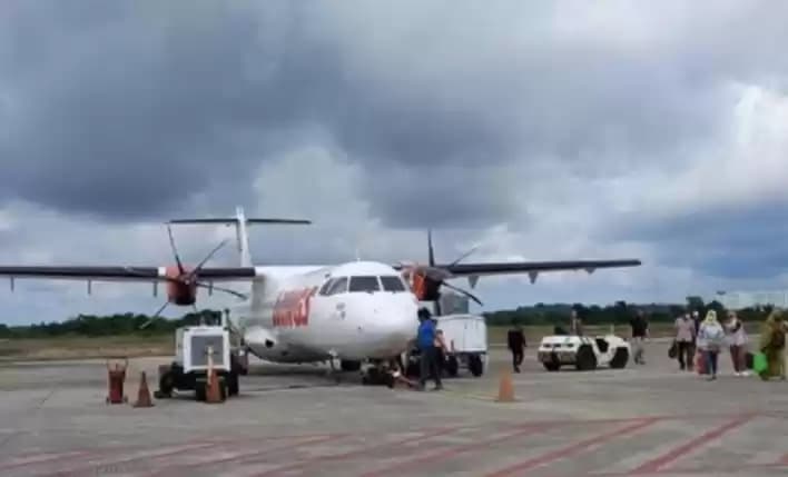 Ilustrasi - Penumpang angkutan udara tiba di Bandara Depati Amir Pangkalpinang, Babel