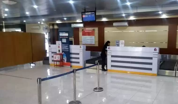 Ilustrasi-Suasana counter check-in Bandara Frans Seda Maumere
