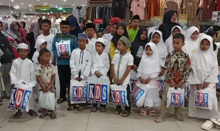 Indahnya Berbagi di Bulan Suci, KDS Probolinggo Santuni Anak Yatim dengan Program Belanja Bersama