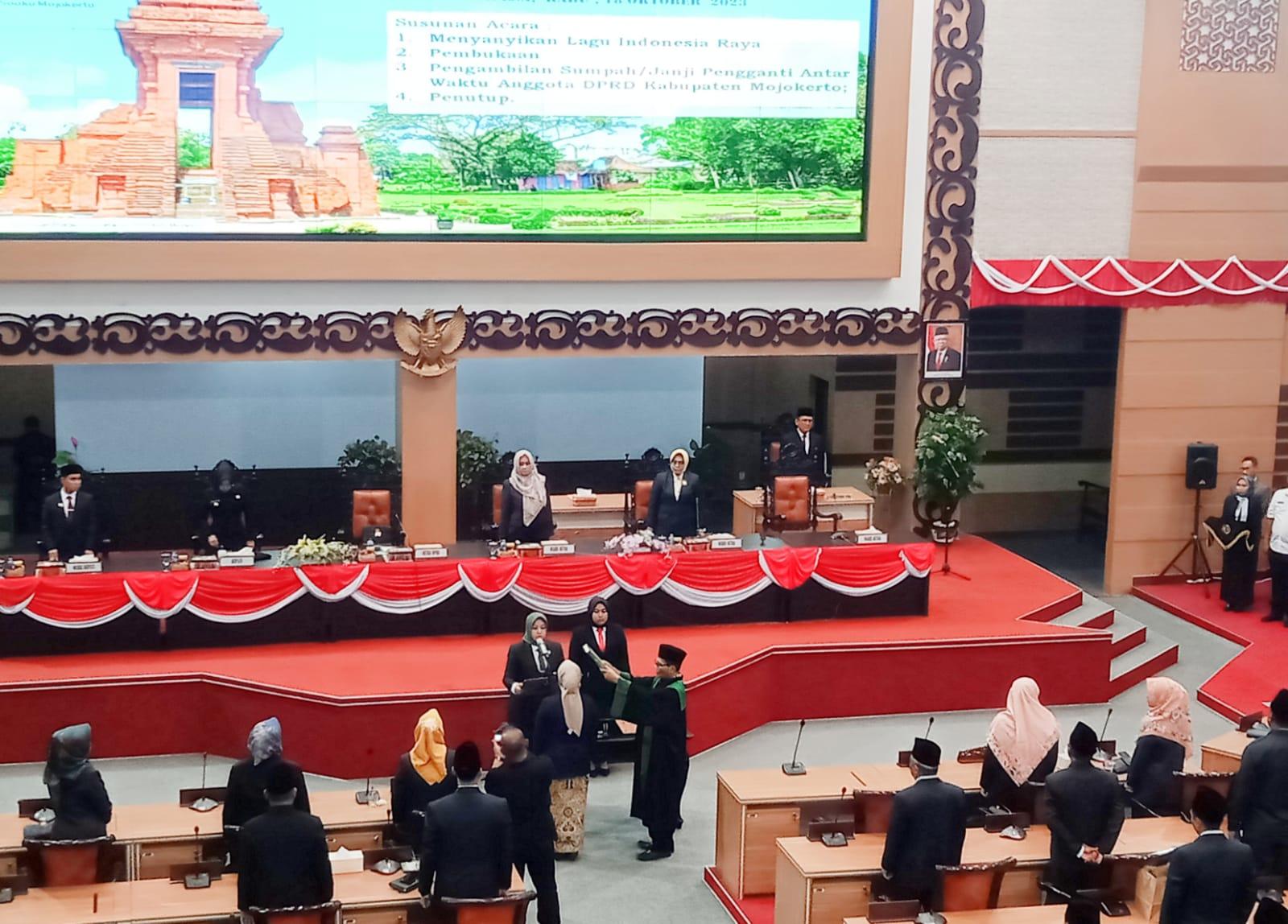 Rapat Paripurna Pengambilan Sumpah/Janji PAW Anggota DPRD Kabupaten Mojokerto