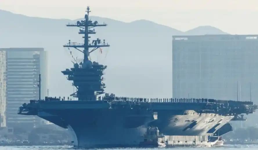 IRGC mengklaim telah menghantam kapal induk Amerika Serikat, USS Abraham Lincoln (CVN-72)