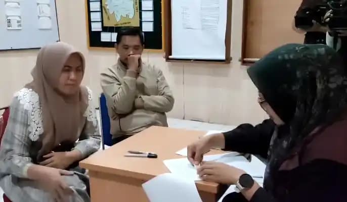 istri kades kohod