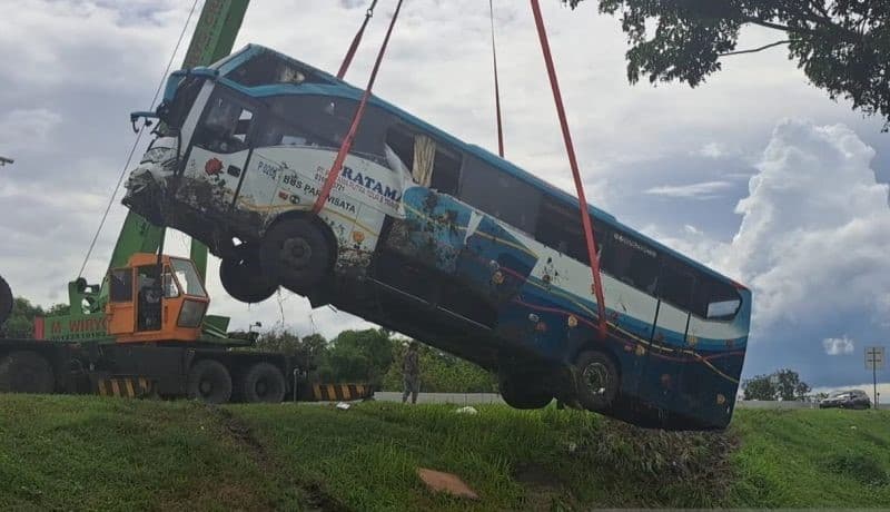 Tragis! Bus Siswa SMAN Sidoarjo Kecelakaan di Tol Ngawi Polisi Usut Tuntas Kasusnya
