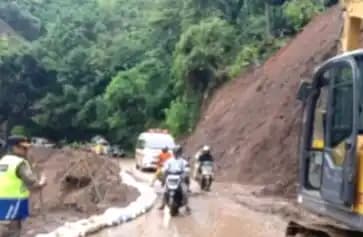Jalan Longsor di Sukabumi