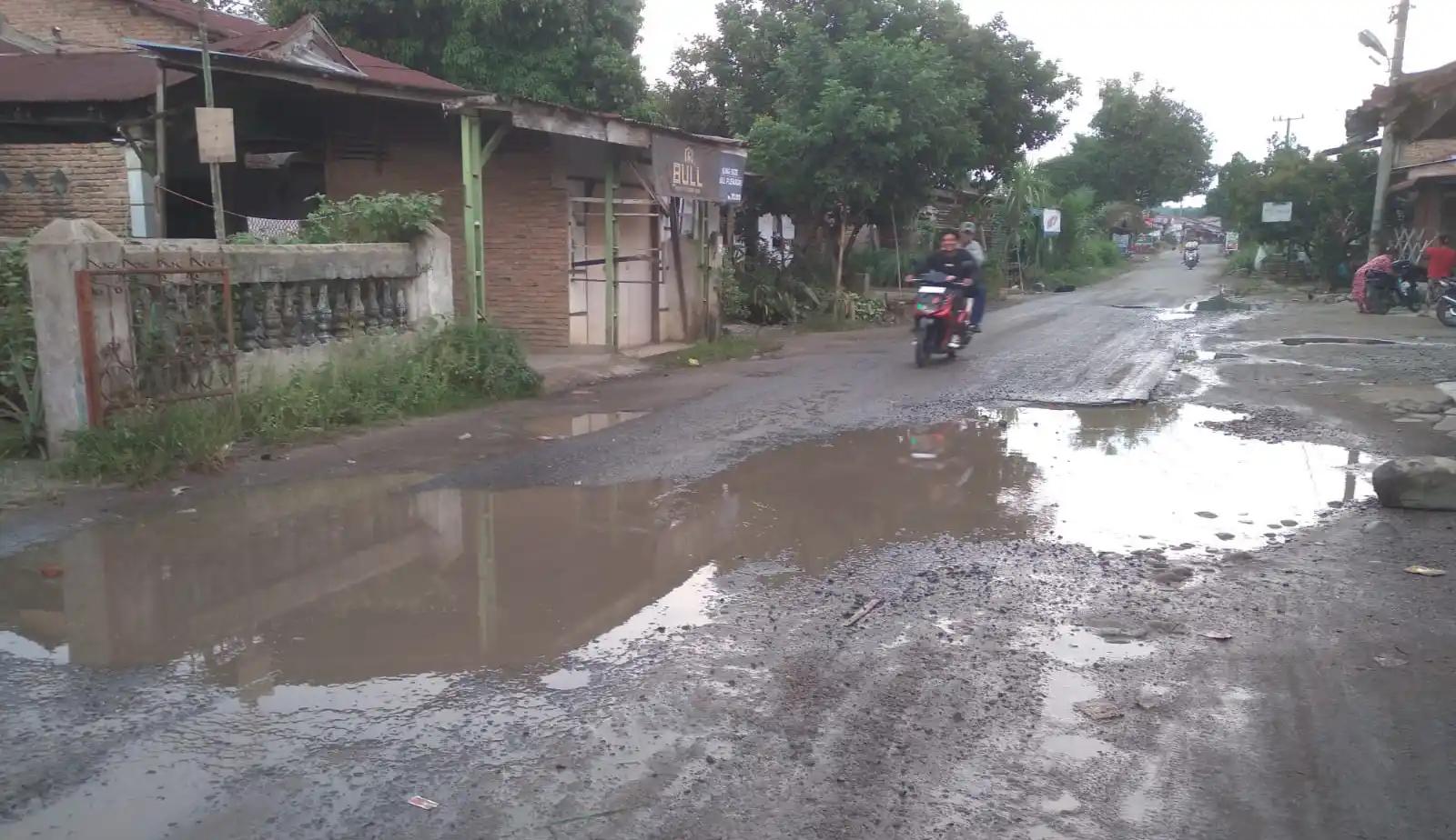 JalanRusakSungaibuaya