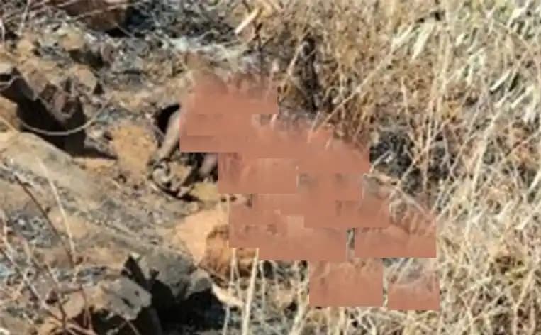 Jasad warga terbakar