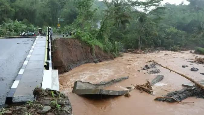 Jembatan Putus Akibat Banjir