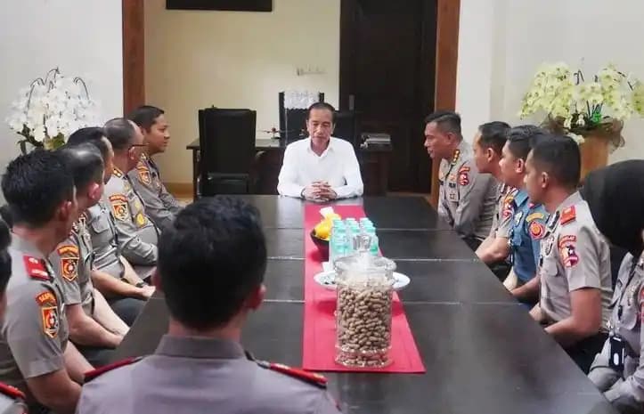 Jokowi Beri Arahan Peserta Sespimen Polri di Rumahnya, Foto di Akun Instagram @Sespimmen65 Diduga Dihapus