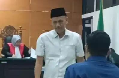 Kades Kohod Arsin Didakwa Terima Gratifikasi Rp 500 Juta Urus SHM Laut Tangerang