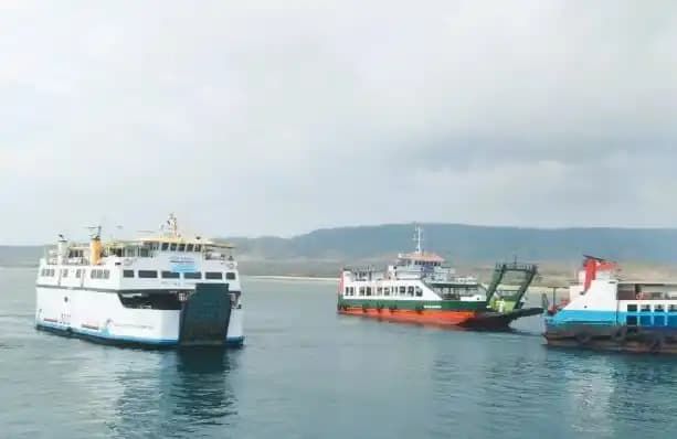 Kalap Feri di pelabuhan Gilimanuk bali