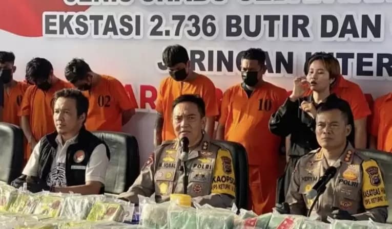kapolda riau serta barbuk sabu