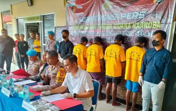 Kapolres Sorsel AKBP Gleen Rooi Molle bersama Kasat Narkoba