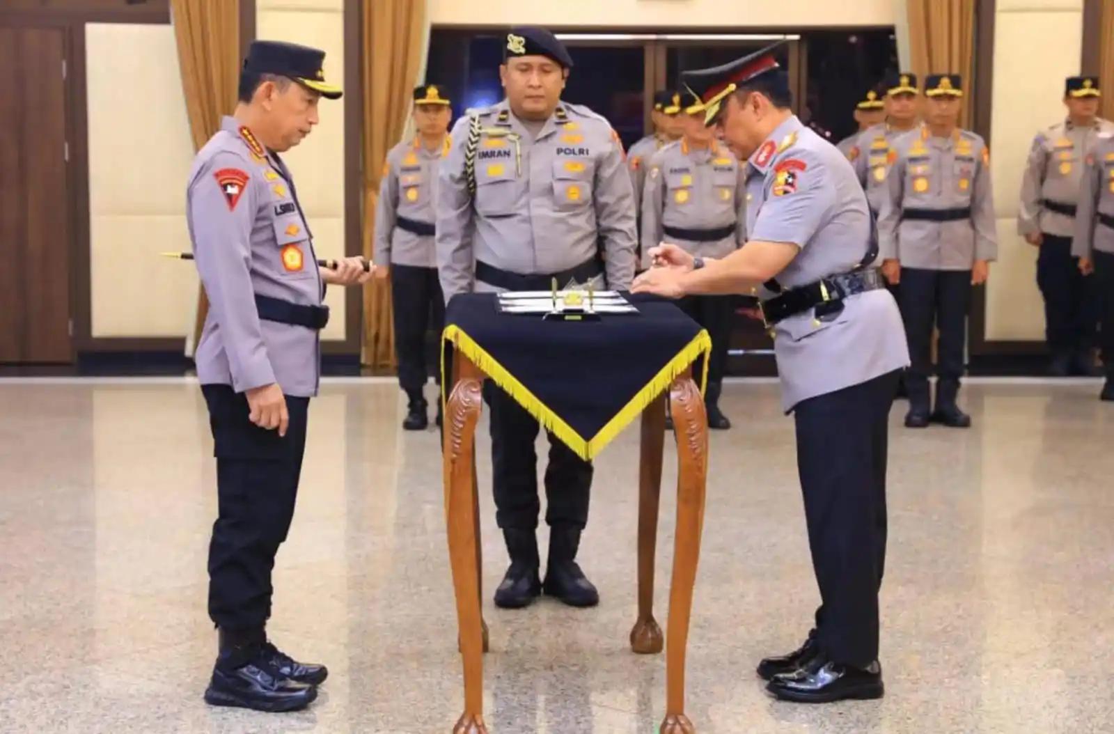 Kapolri Listyo Sigit Prabowo melantik Komjen Dedi Prasetyo jadi Wakapolri