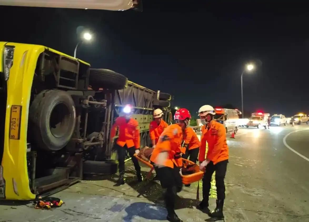 Kecelakaan Bus Cahaya Trans di Semarang