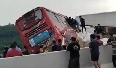 kecelakaan bus pariwisata