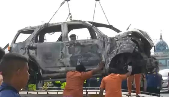 Kecelakaan Tol Jakarta Cikampek KM 58 GranMax