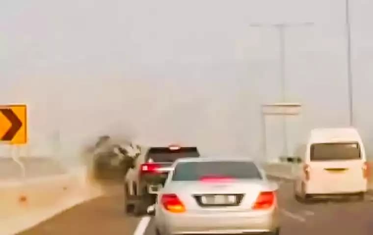 kecelakaan yang terjadi di Jalan Tol Layang MBZ